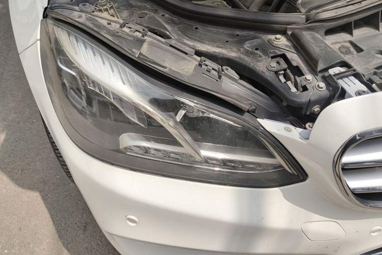 Used Mercedes-Benz E-Class 2015 E 260 L Sport Edition Right Front Headlight