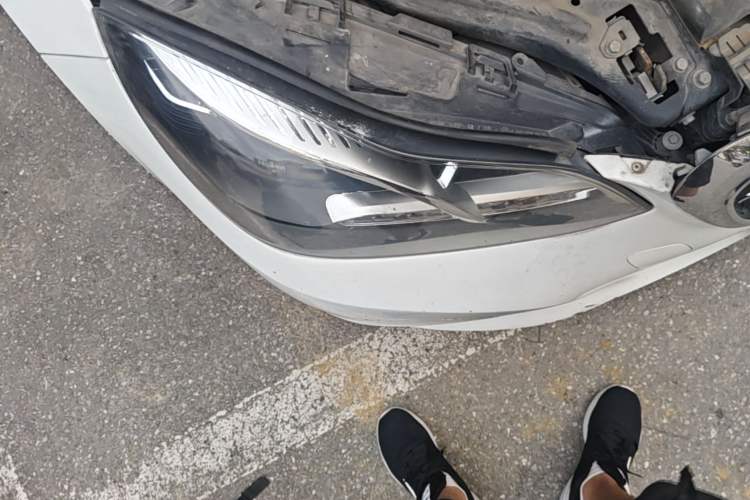 Used Mercedes-Benz E-Class 2015 E 200 L Right Front Headlight