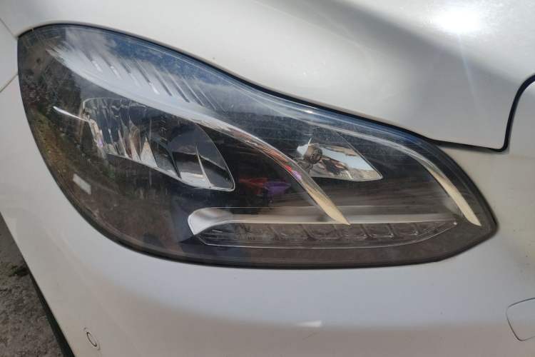 Used Mercedes-Benz E-Class 2015 E 260 L Sport Edition Right Front Headlight