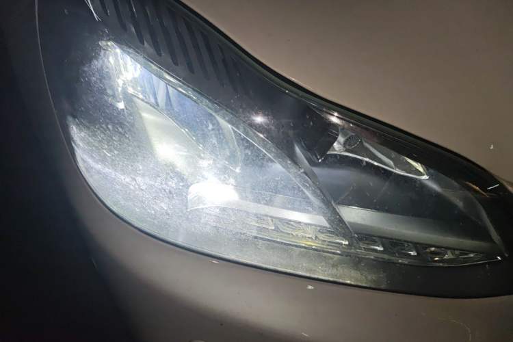 Used Mercedes-Benz E-Class 2015 Restyled E 260 L Sport Edition Right Front Headlight