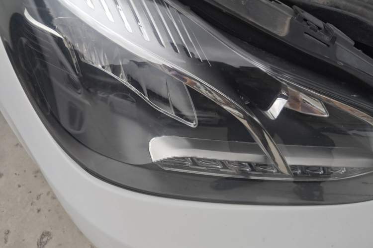 Used Mercedes-Benz E-Class 2015 E 320 L 4MATIC Right Front Headlight