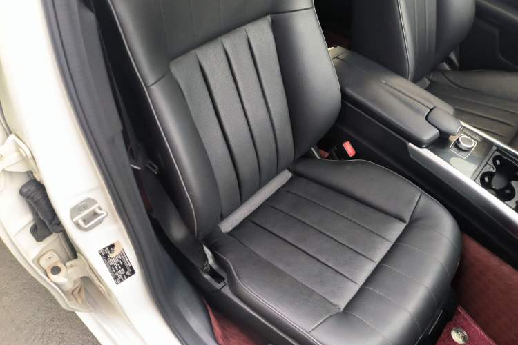 Used Mercedes-Benz E-Class 2015 Facelift E 200 L Sport Edition Right Front Seat