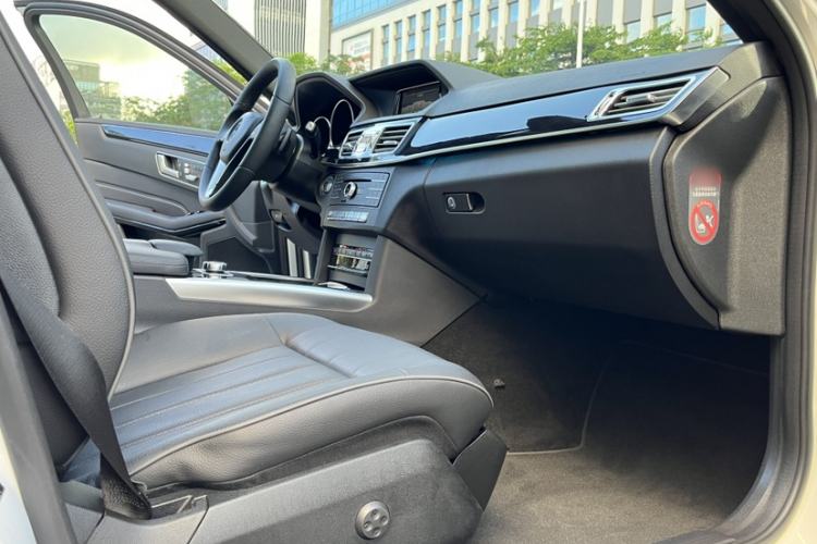 Used Mercedes-Benz E-Class 2015 Restyled E 260 L Sport Edition Right Front Seat