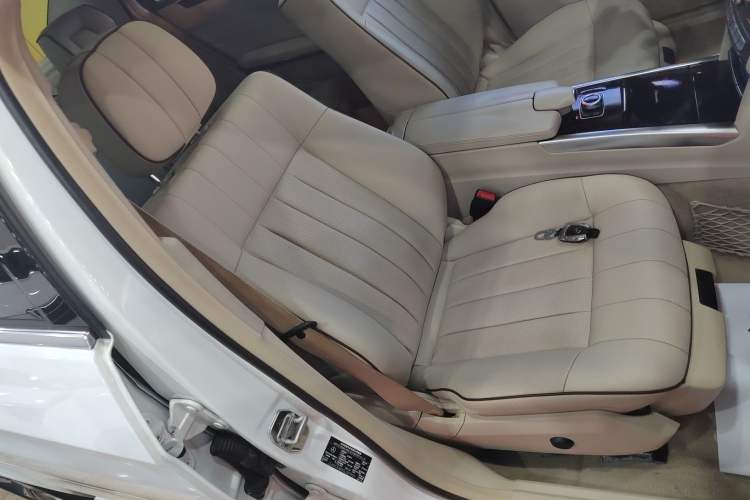 Used Mercedes-Benz E-Class 2015 E 260 L Sport Edition Right Front Seat