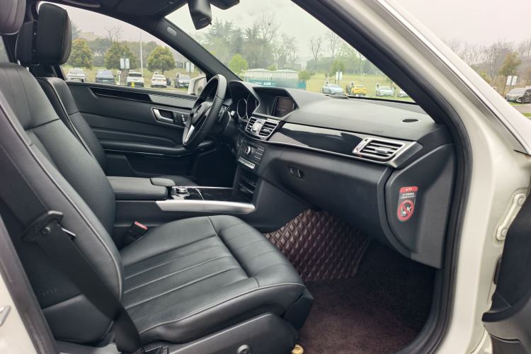 Used Mercedes-Benz E-Class 2015 Facelift E 200 L Sport Edition Right Front Seat