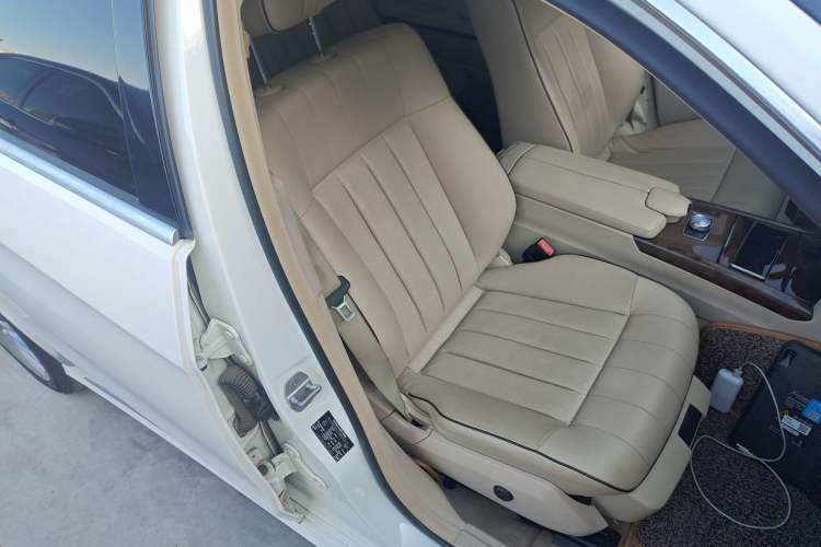 Used Mercedes-Benz E-Class 2015 E 260 L Right Front Seat