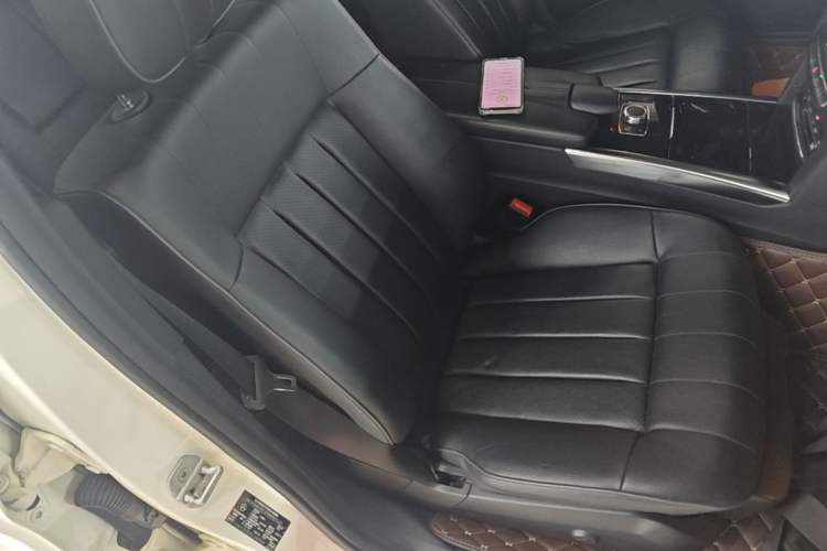 Used Mercedes-Benz E-Class 2015 Facelift E 200 L Sport Edition Right Front Seat