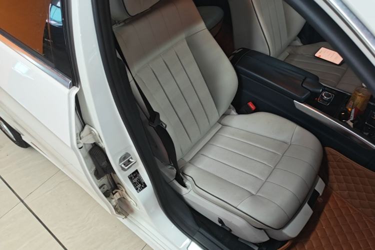 Used Mercedes-Benz E-Class 2015 Revised E 180 L Sport Edition Right Front Seat