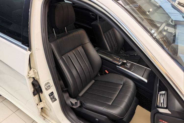 Used Mercedes-Benz E-Class 2015 Facelift E 200 L Sport Edition Right Front Seat