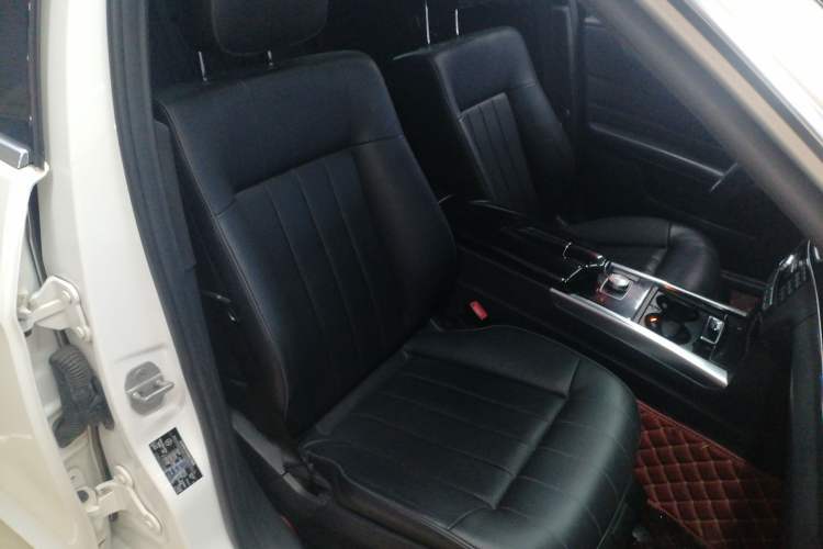 Used Mercedes-Benz E-Class 2015 E 260 L Sport & Fashion Model Right Front Seat