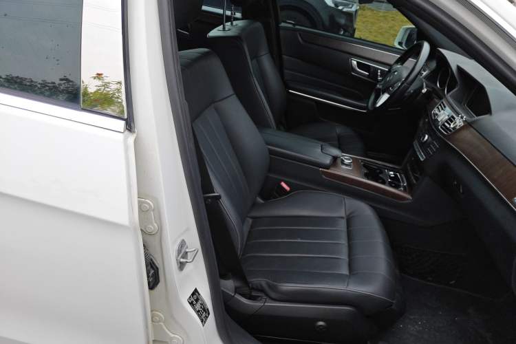 Used Mercedes-Benz E-Class 2015 Facelift E 200 L Right Front Seat