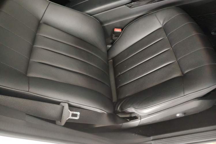 Used Mercedes-Benz E-Class 2015 E 260 L Sport Edition Right Front Seat