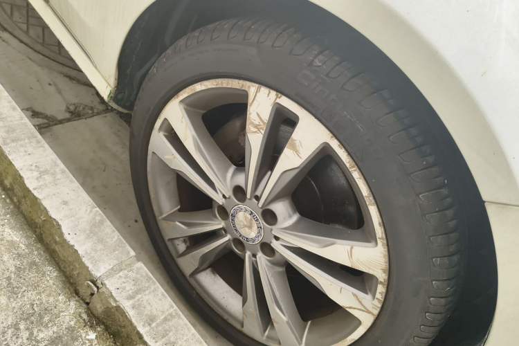 Used Mercedes-Benz E-Class 2015 E 200 L Sport Edition Right Front Wheel Hub