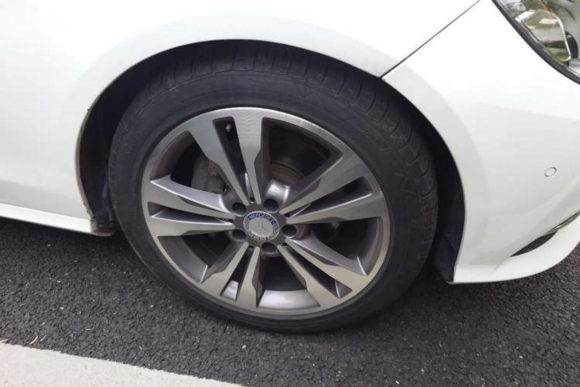 Used Mercedes-Benz E-Class 2015 E 200 L Sport Edition Right Front Wheel Hub