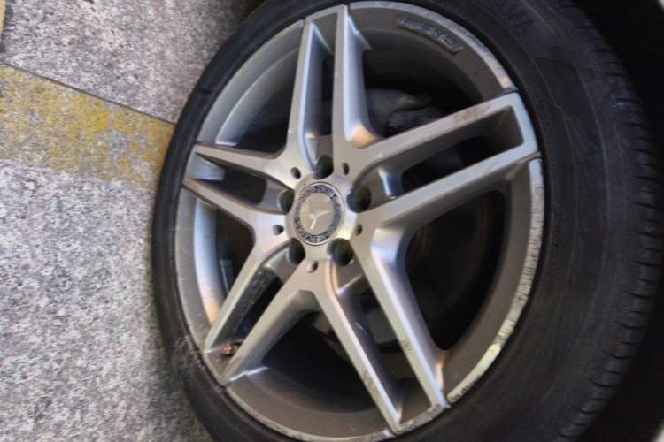 Used Mercedes-Benz E-Class 2015 Revised E 260 L Sporty and Stylish Edition Right Front Wheel Hub