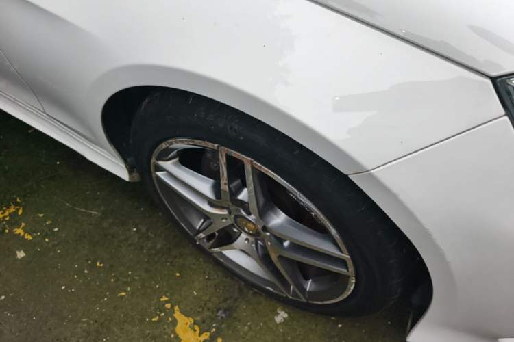 Used Mercedes-Benz E-Class 2015 E 260 L Sport Luxury Model Right Front Wheel Hub
