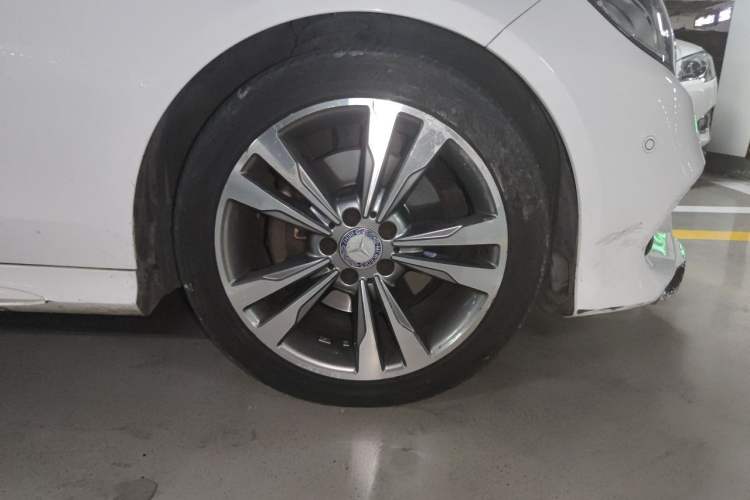 Used Mercedes-Benz E-Class 2015 E 260 L Sport Edition Right Front Wheel Hub