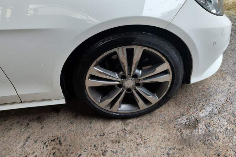 Used Mercedes-Benz E-Class 2015 E 200 L Sport Edition Right Front Wheel Hub