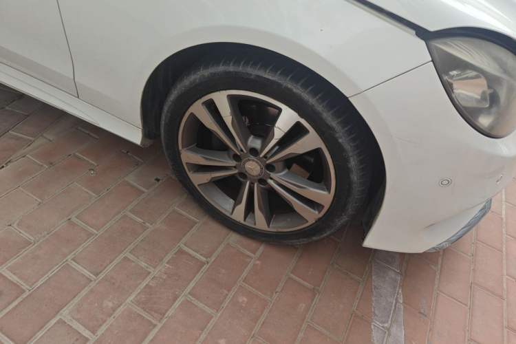 Used Mercedes-Benz E-Class 2015 Restyled E 260 L Sport Edition Right Front Wheel Hub