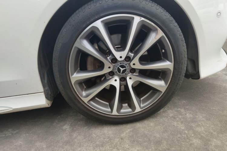 Used Mercedes-Benz E-Class 2015 Facelift E 200 L Sport Edition Right Front Wheel Hub