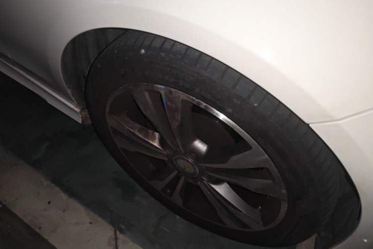 Used Mercedes-Benz E-Class 2015 Restyled E 260 L Sport Edition Right Front Wheel Hub