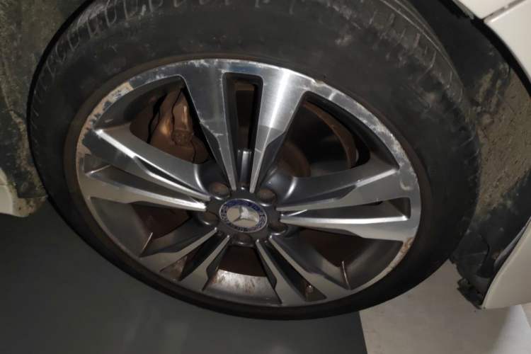 Used Mercedes-Benz E-Class 2015 E 260 L Sport Edition Right Front Wheel Hub