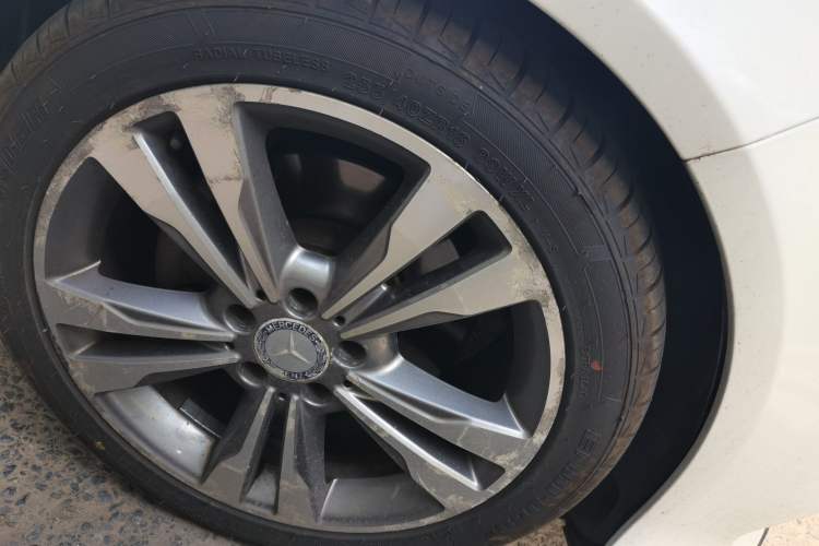 Used Mercedes-Benz E-Class 2015 Restyled E 260 L Sport Edition Right Front Wheel Hub