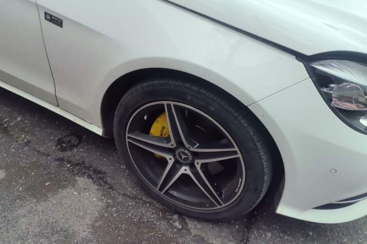 Used Mercedes-Benz E-Class 2015 E 200 L Sport Edition Right Front Wheel Hub