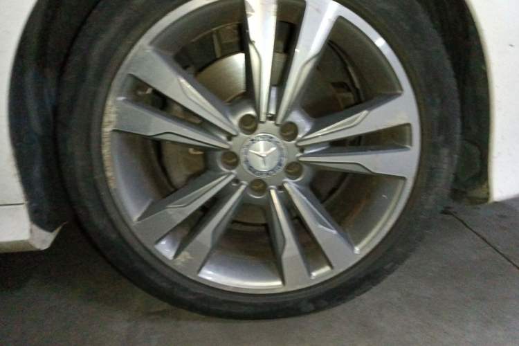 Used Mercedes-Benz E-Class 2015 E 260 L Sport Edition Right Front Wheel Hub