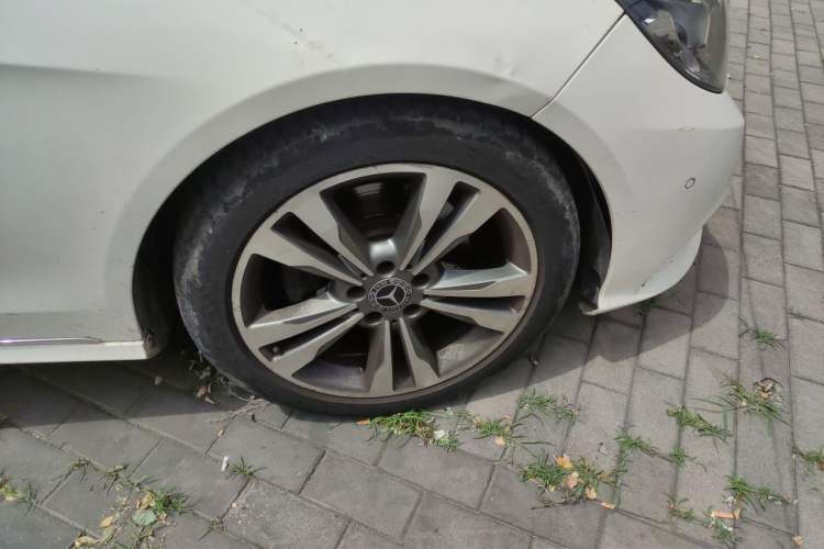 Used Mercedes-Benz E-Class 2015 Revised E 180 L Sport Edition Right Front Wheel Hub
