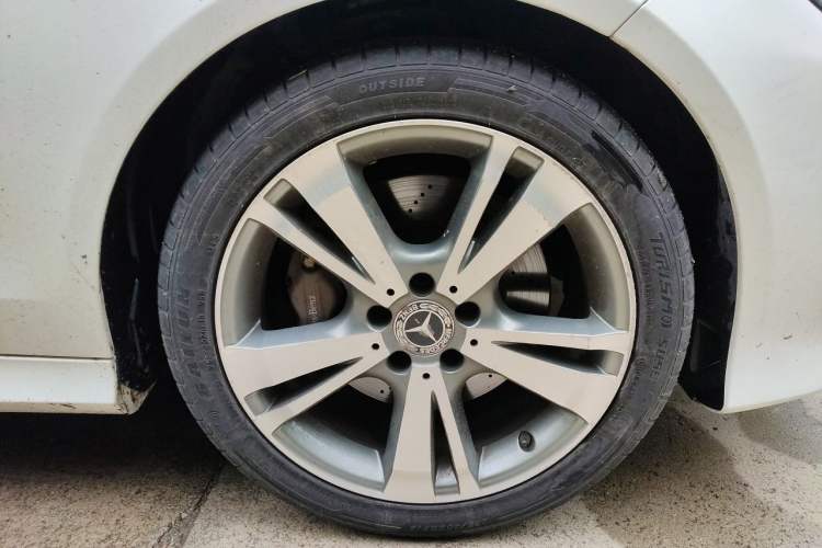 Used Mercedes-Benz E-Class 2015 E 400 L Sport Luxury 4MATIC Right Front Wheel Hub