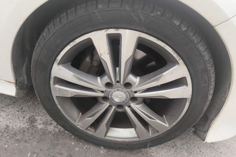 Used Mercedes-Benz E-Class 2015 E 260 L Sport Edition Right Front Wheel Hub