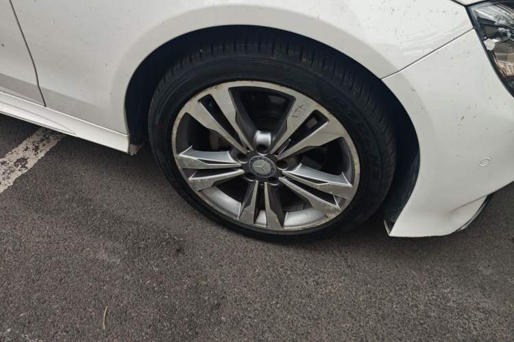Used Mercedes-Benz E-Class 2015 Restyled E 260 L Sport Edition Right Front Wheel Hub