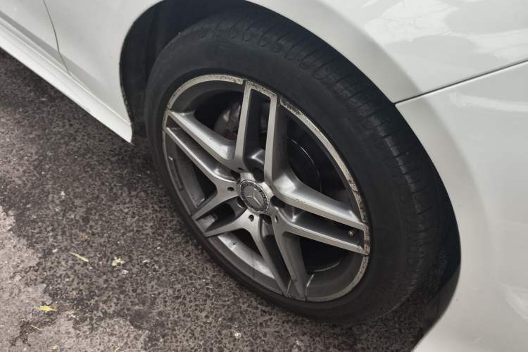 Used Mercedes-Benz E-Class 2015 E 260 L Sport Luxury Model Right Front Wheel Hub