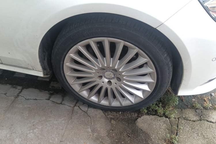 Used Mercedes-Benz E-Class 2015 E 200 L Right Front Wheel Hub