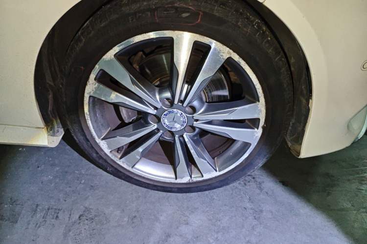 Used Mercedes-Benz E-Class 2015 Restyled E 260 L Sport Edition Right Front Wheel Hub