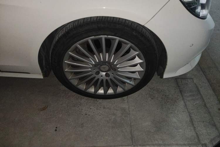 Used Mercedes-Benz E-Class 2015 E 260 L Right Front Wheel Hub