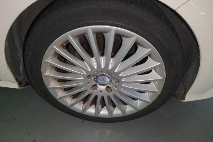 Used Mercedes-Benz E-Class 2015 E 200 L Right Front Wheel Hub