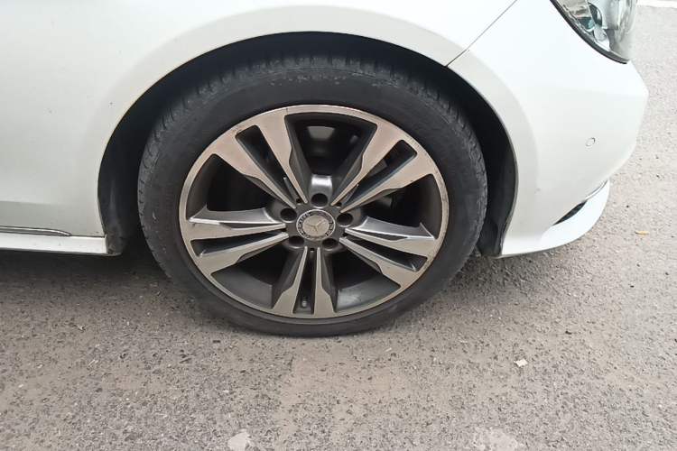 Used Mercedes-Benz E-Class 2015 Revised E 180 L Sport Edition Right Front Wheel Hub