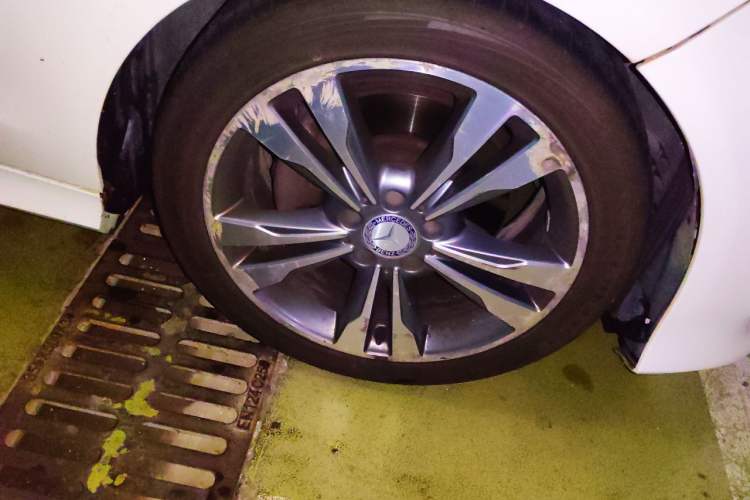 Used Mercedes-Benz E-Class 2015 E 260 L Sport Edition Right Front Wheel Hub