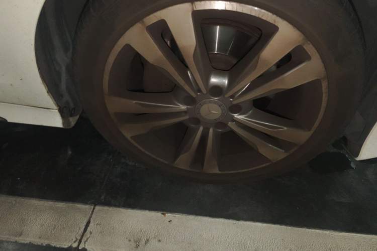 Used Mercedes-Benz E-Class 2015 Restyled E 260 L Sport Edition Right Front Wheel Hub