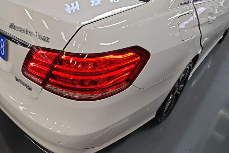 Used Mercedes-Benz E-Class 2015 E 260 L Sport Edition Right Rear Taillight