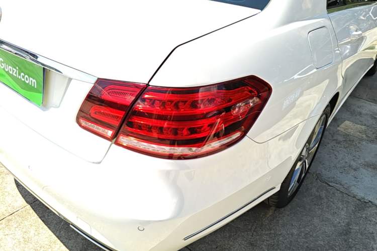 Used Mercedes-Benz E-Class 2015 Revised E 180 L Sport Edition Right Rear Taillight