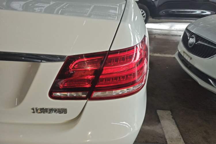 Used Mercedes-Benz E-Class 2015 E 260 L Sport Edition Right Rear Taillight