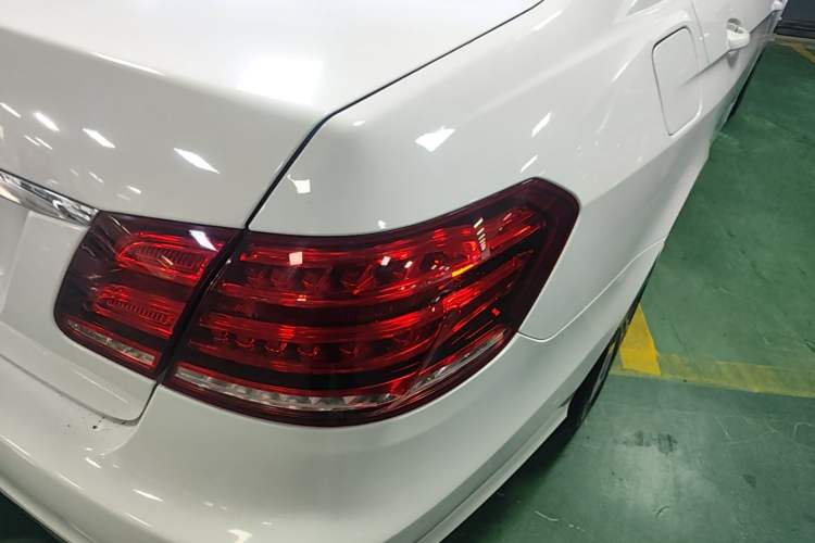 Used Mercedes-Benz E-Class 2015 E 260 L Sport Edition Right Rear Taillight