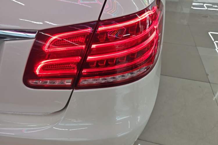 Used Mercedes-Benz E-Class 2015 Facelift E 200 L Sport Edition Right Rear Taillight