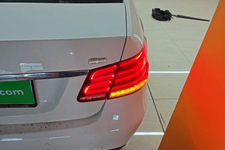 Used Mercedes-Benz E-Class 2015 Revised E 180 L Sport Edition Right Rear Taillight