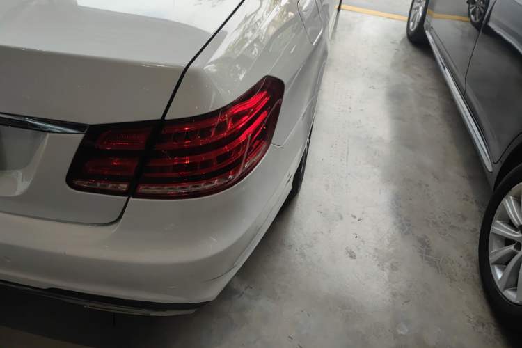 Used Mercedes-Benz E-Class 2015 E 260 L Sport Edition Right Rear Taillight