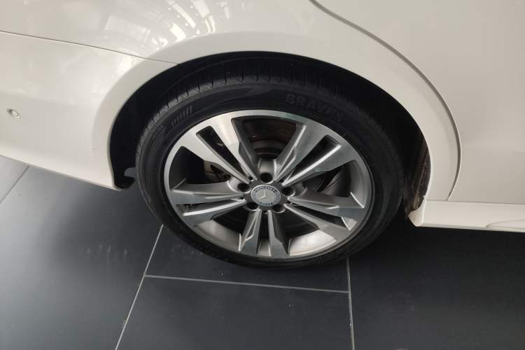 Used Mercedes-Benz E-Class 2015 Restyled E 260 L Sport Edition Right Rear Wheel Hub