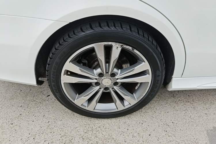 Used Mercedes-Benz E-Class 2015 E 260 L Sport & Fashion Model Right Rear Wheel Hub